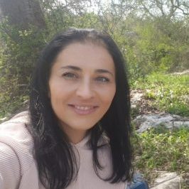 Hana, Phd student in the Wolfenson lab